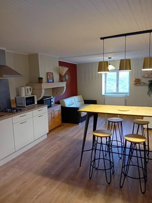 Petite Maison En Pierre Au Calme Avec Exterieur Montbellet Экстерьер фото
