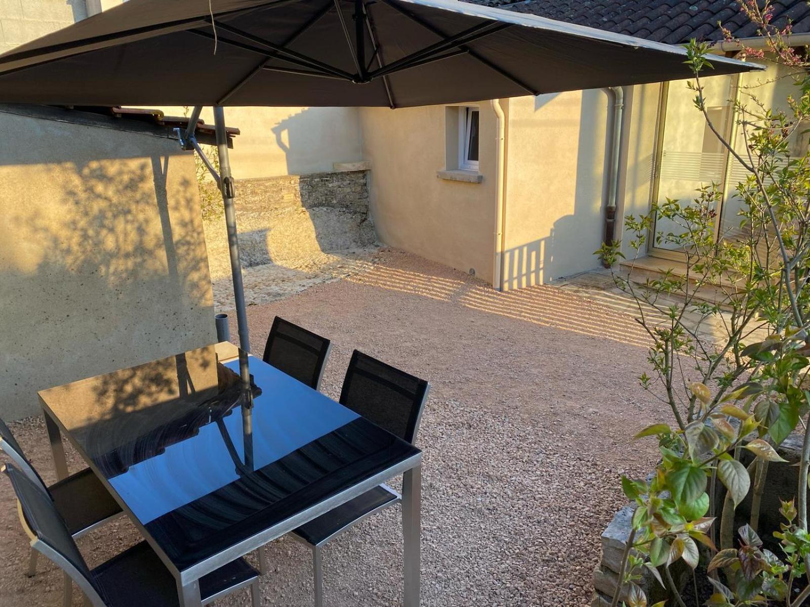 Petite Maison En Pierre Au Calme Avec Exterieur Montbellet Экстерьер фото