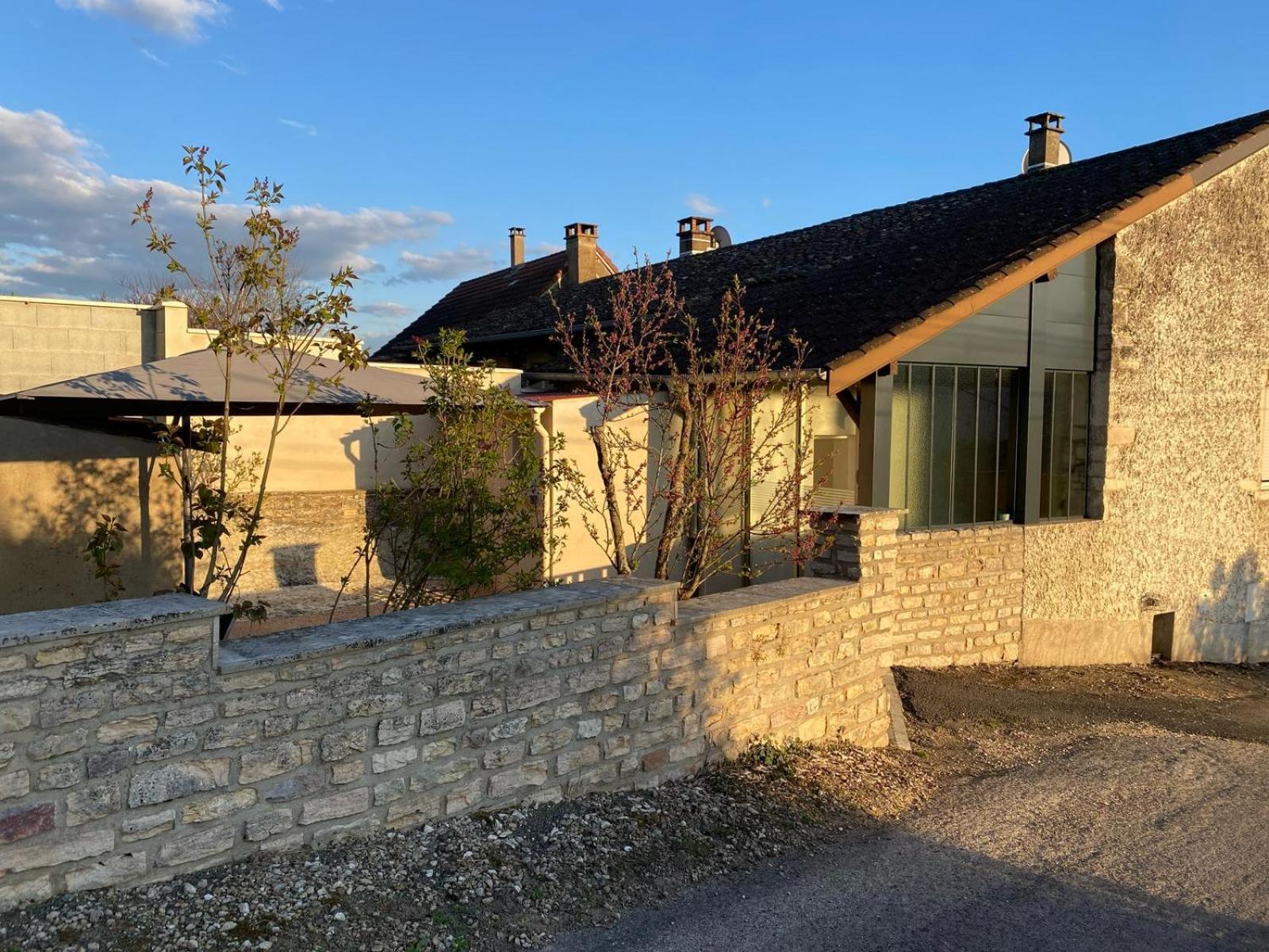 Petite Maison En Pierre Au Calme Avec Exterieur Montbellet Экстерьер фото